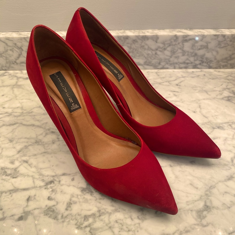 Steve Madden red high heels 👠